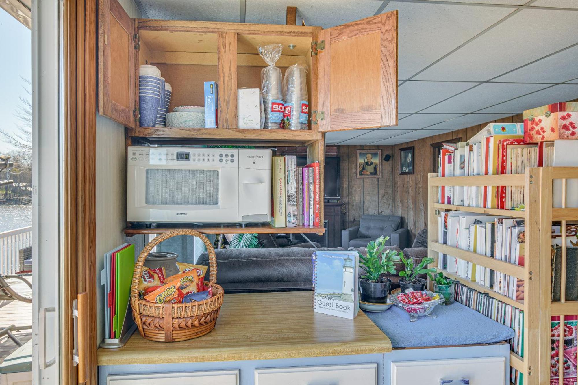 Waterfront Wolcott Vacation Rental With Deck And Views Esterno foto
