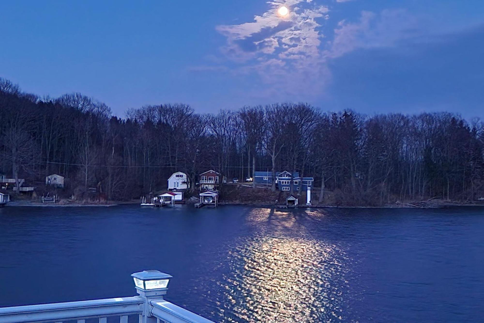 Waterfront Wolcott Vacation Rental With Deck And Views Esterno foto